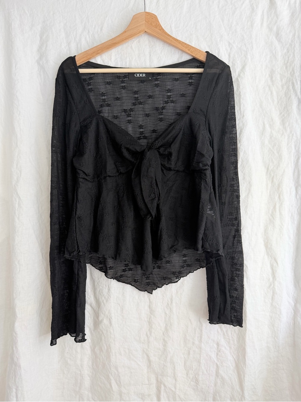 Cider Lace Floral Knotted Long Sleeve Top Curve Large